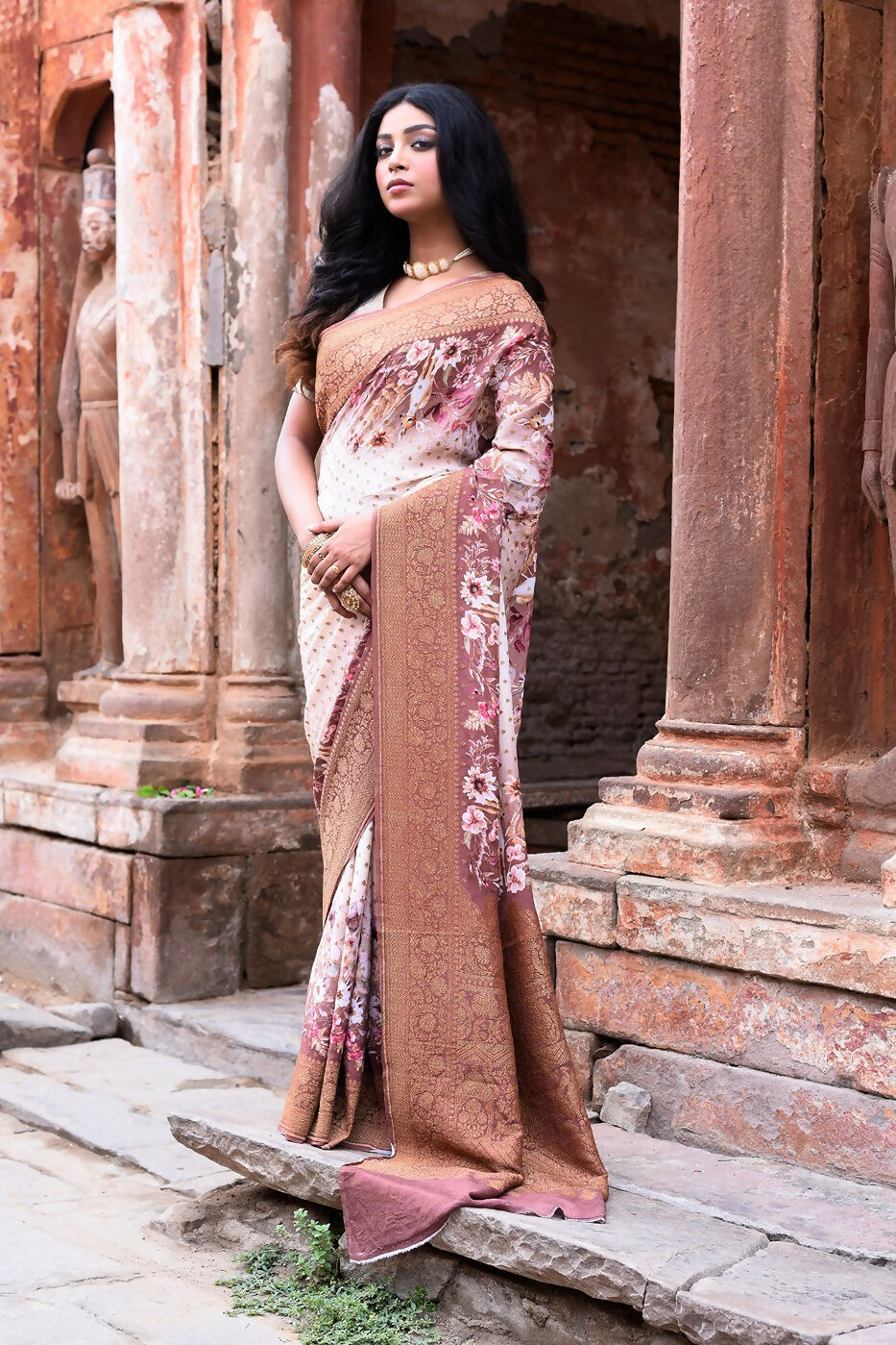 Joban Fashion Ivory And Dusty Rose Crepe Chiffon Pure Handloom Banarasi Silk Saree