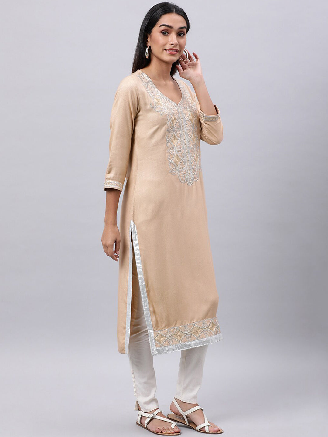 Souchii Women Ethnic Motifs Yoke Design Thread Work Kurta