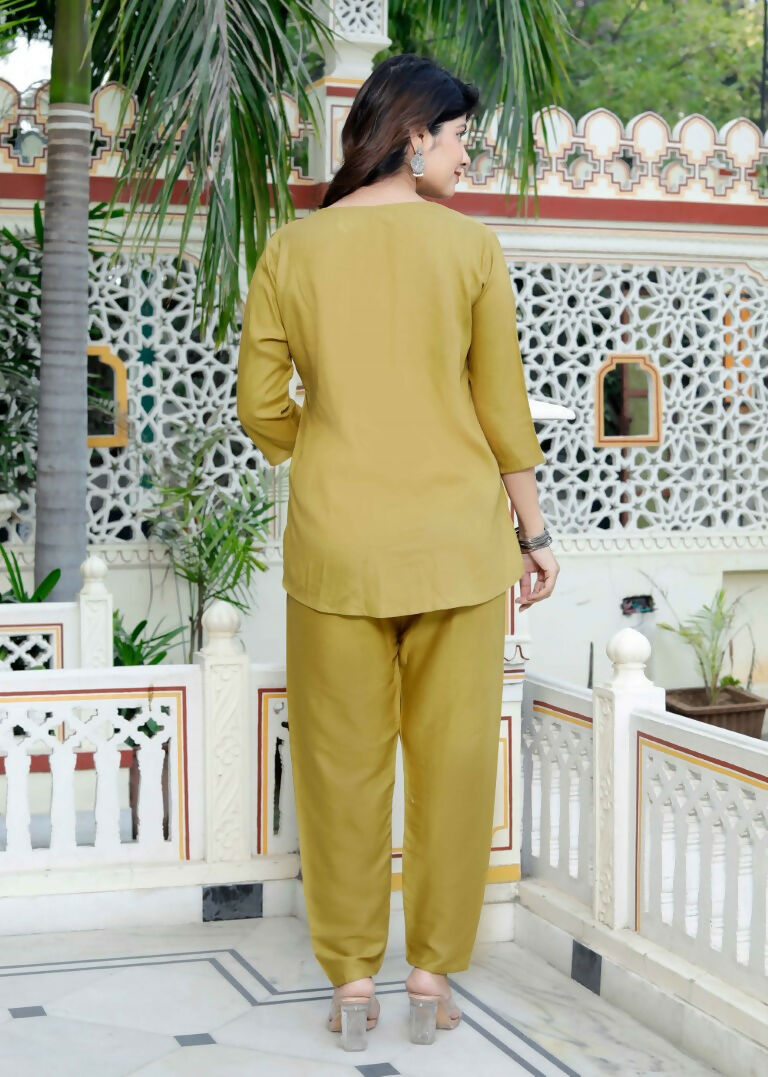 Miravan Women's Mehandi Solid Co-Ord Set