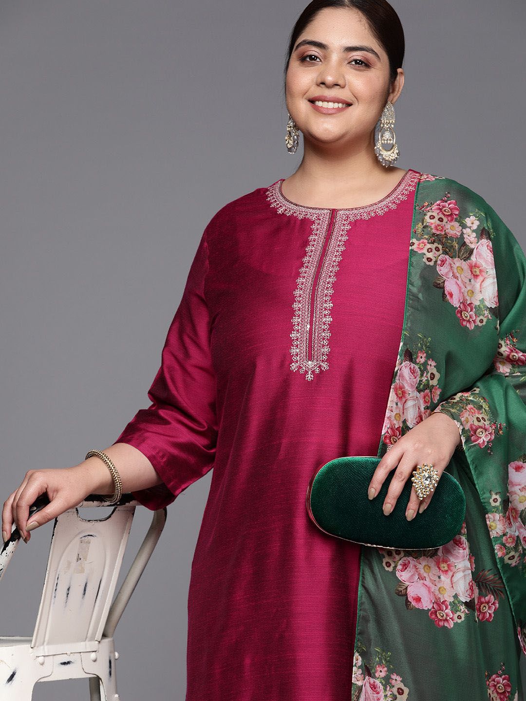 Sztori Plus Size Floral Embroidered Straight Kurta & Trousers With Dupatta