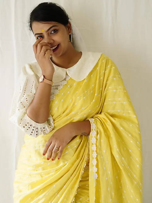 Diva Globe Customised Yellow Linen Saree With Flowers