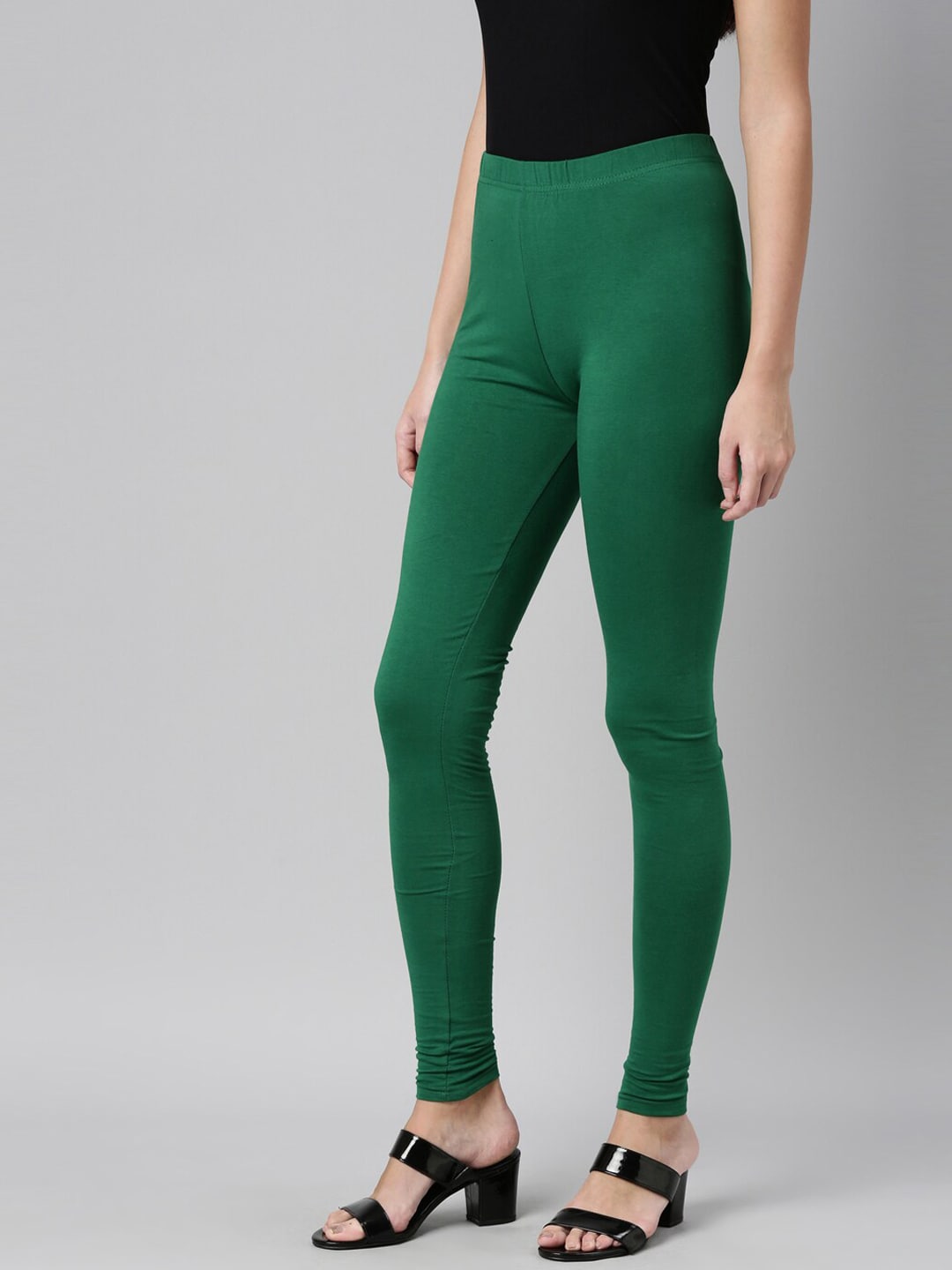 Souchii Green Solid Slim-Fit Leggings