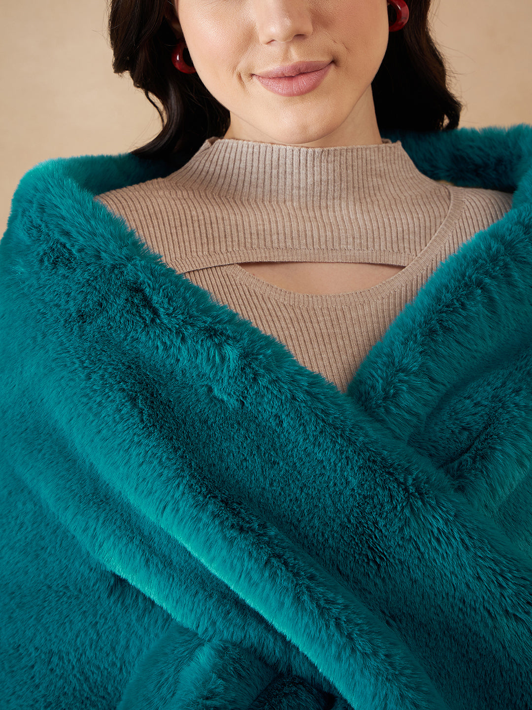 InWeave Women's Cyan Blue Long Faux Fur Cape
