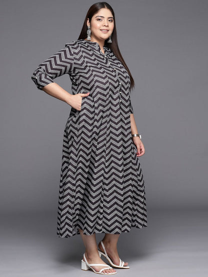 Ahalyaa Plus Size Chevron Print Crepe Mandarin Collar A-line Midi Ethnic Dress