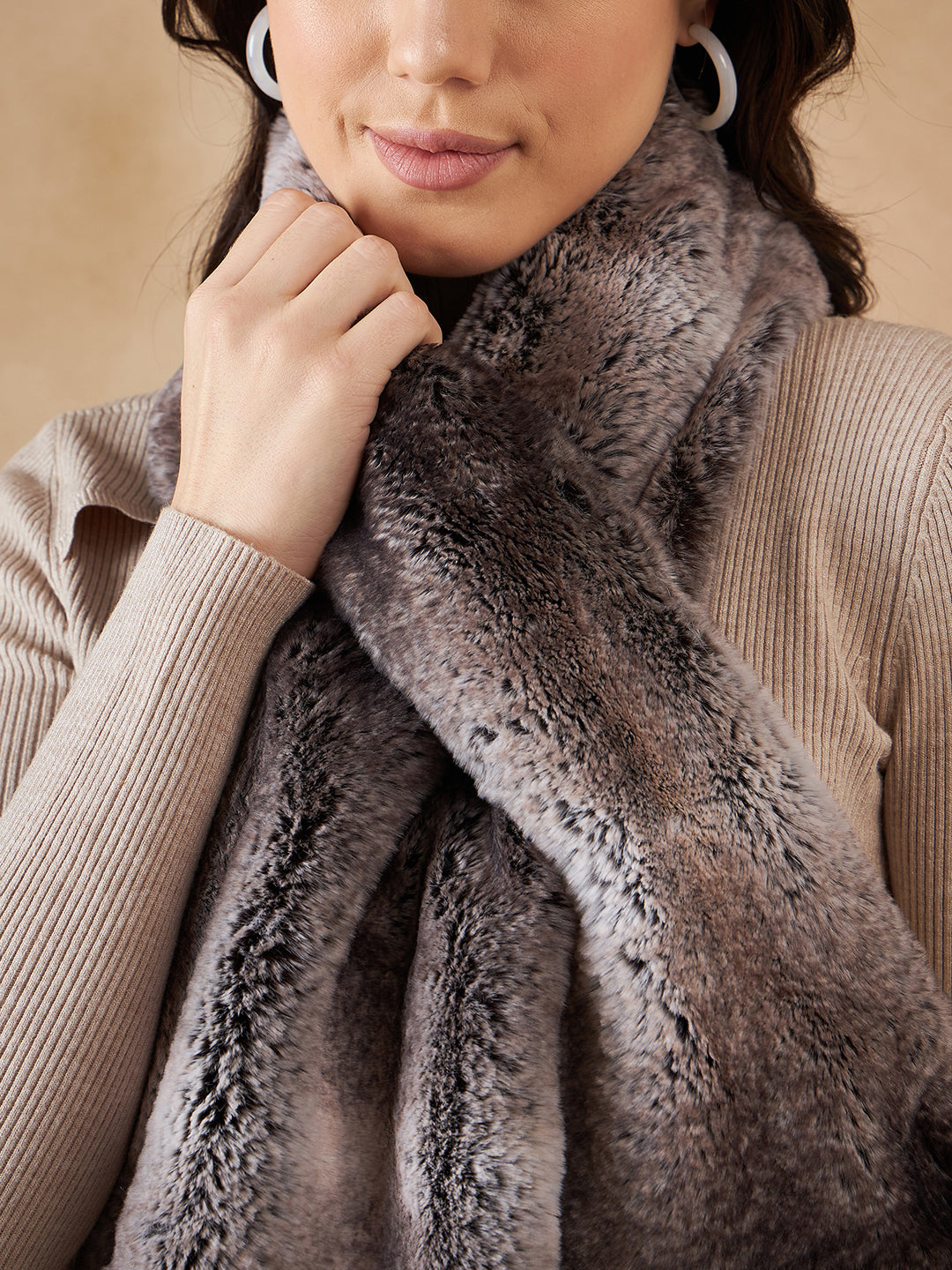 InWeave Women's Dark Grey Double Shade Faux Fur Neck Warmer