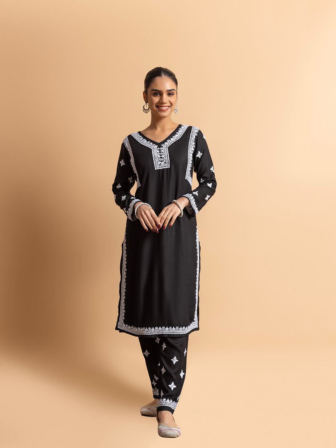 HOUSE OF KARI Floral Embroidered Chikankari Kurta With Trouser