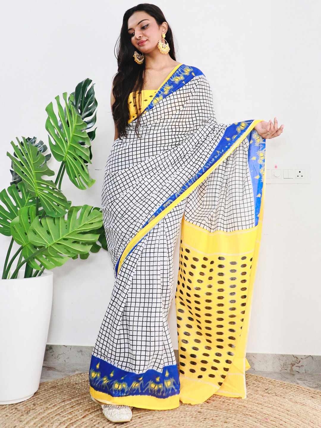 Saree Mall Checked Pure Cotton Bagh Sarees