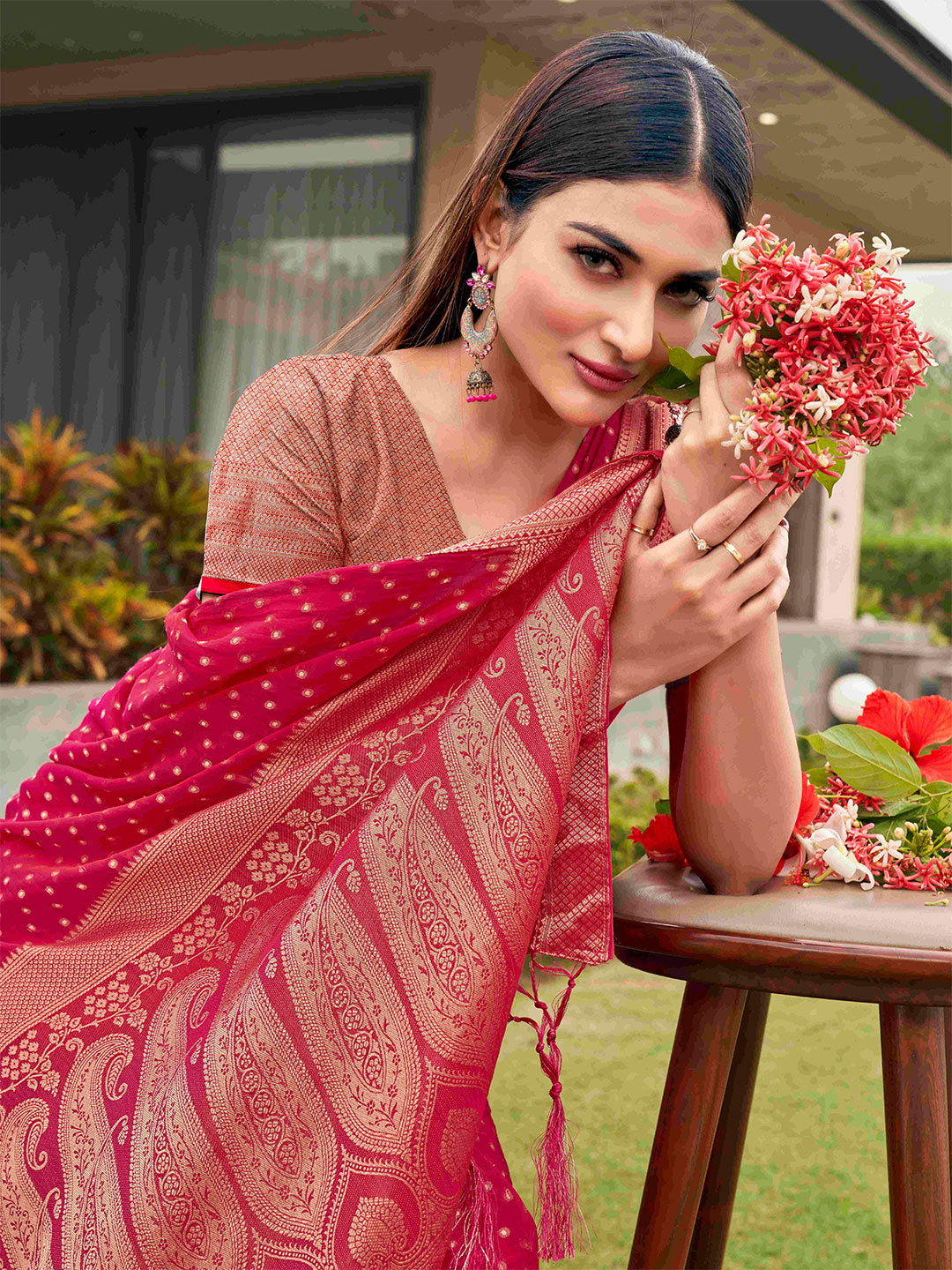 Tikhi Imli Woven Design Zari Art Silk Saree