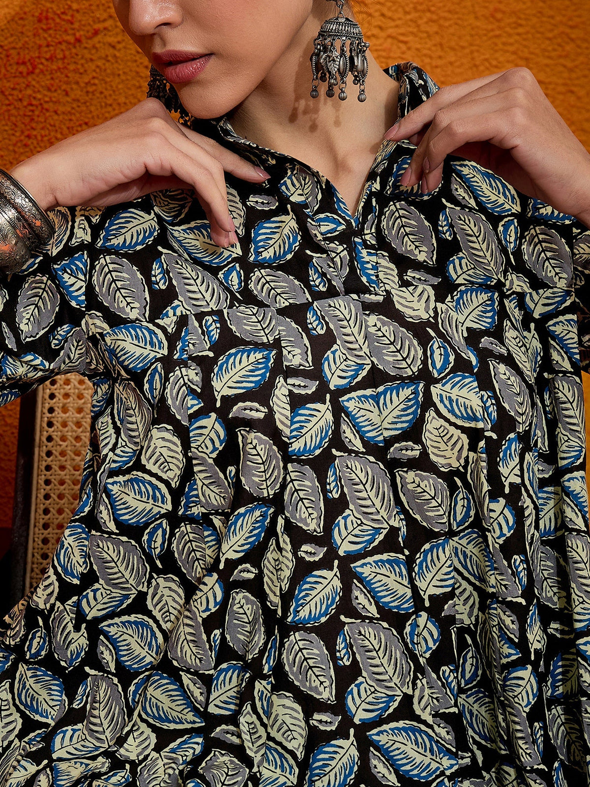 InWeave Black White Leaf Print Flared Dress
