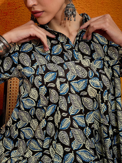 InWeave Black White Leaf Print Flared Dress