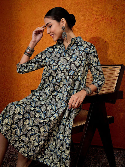 InWeave Black White Leaf Print Flared Dress