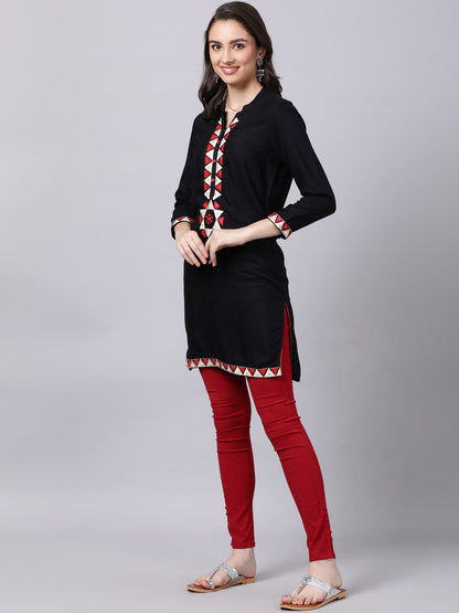Souchii Women Black Geometric Embroidered Grandeur & Majestic Artwork Kurta