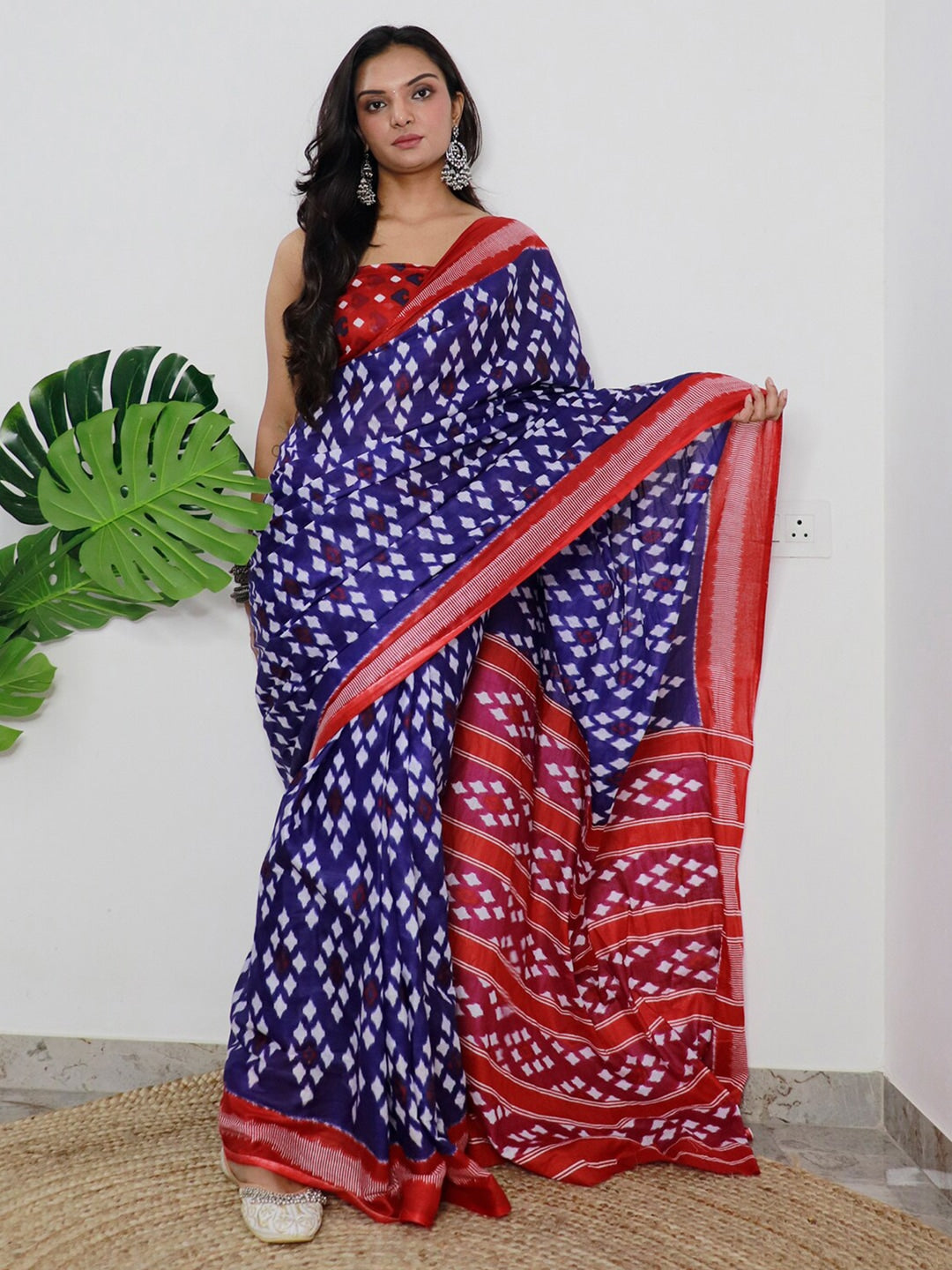 Saree Mall Ethnic Motifs Printed Pure Cotton Ikat Sarees