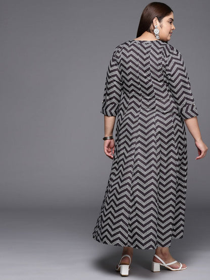 Ahalyaa Plus Size Chevron Print Crepe Mandarin Collar A-line Midi Ethnic Dress