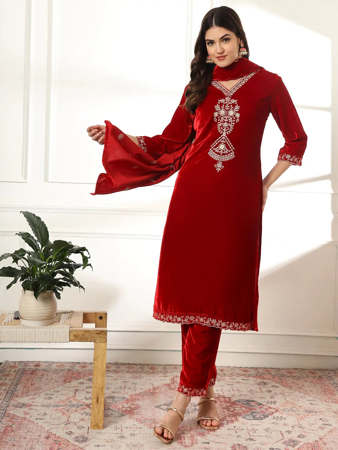 Yufta Velvet Maroon Kurta Dupatta Set With Embroidery