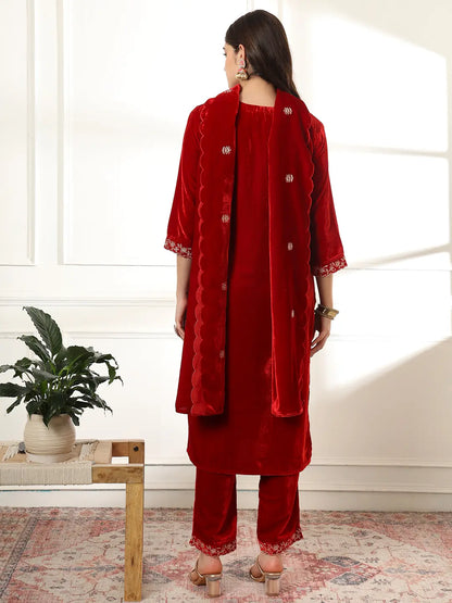 Yufta Velvet Maroon Kurta Dupatta Set With Embroidery