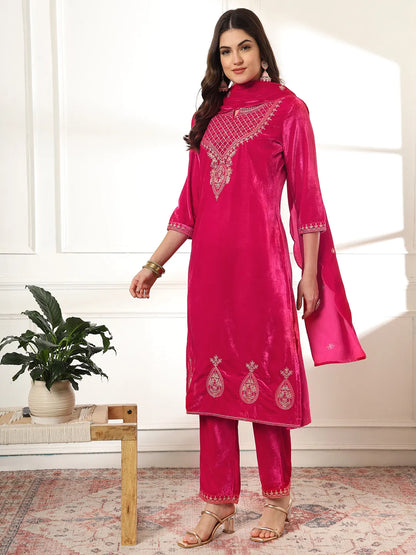 Yufta Pink Velvet Kurta Dupatta Set With Embroidery