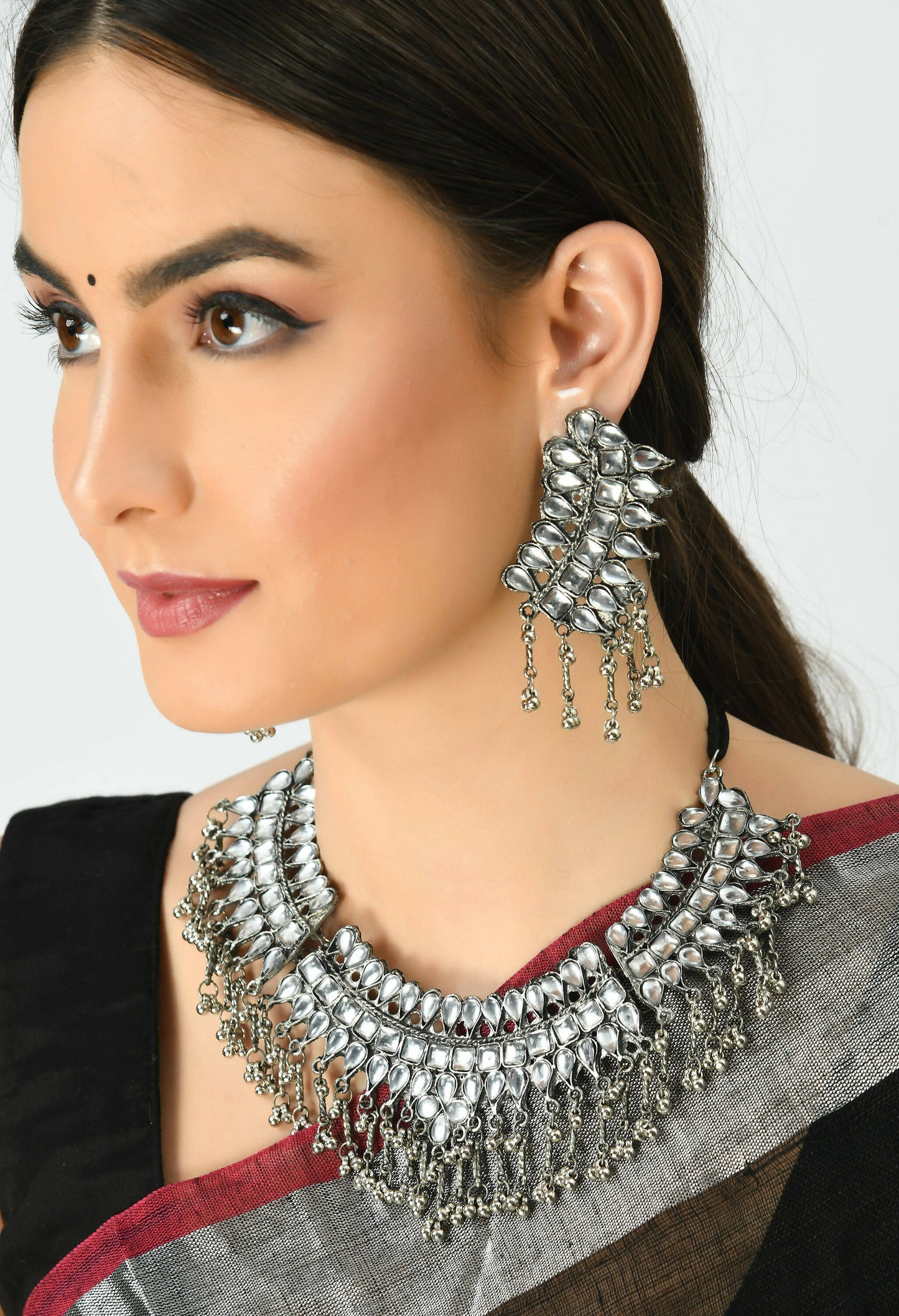 Mominos Fashion Johar Kamal Oxidised Silver-Plated Brass Finish Kundan Necklace For Women (Silver)