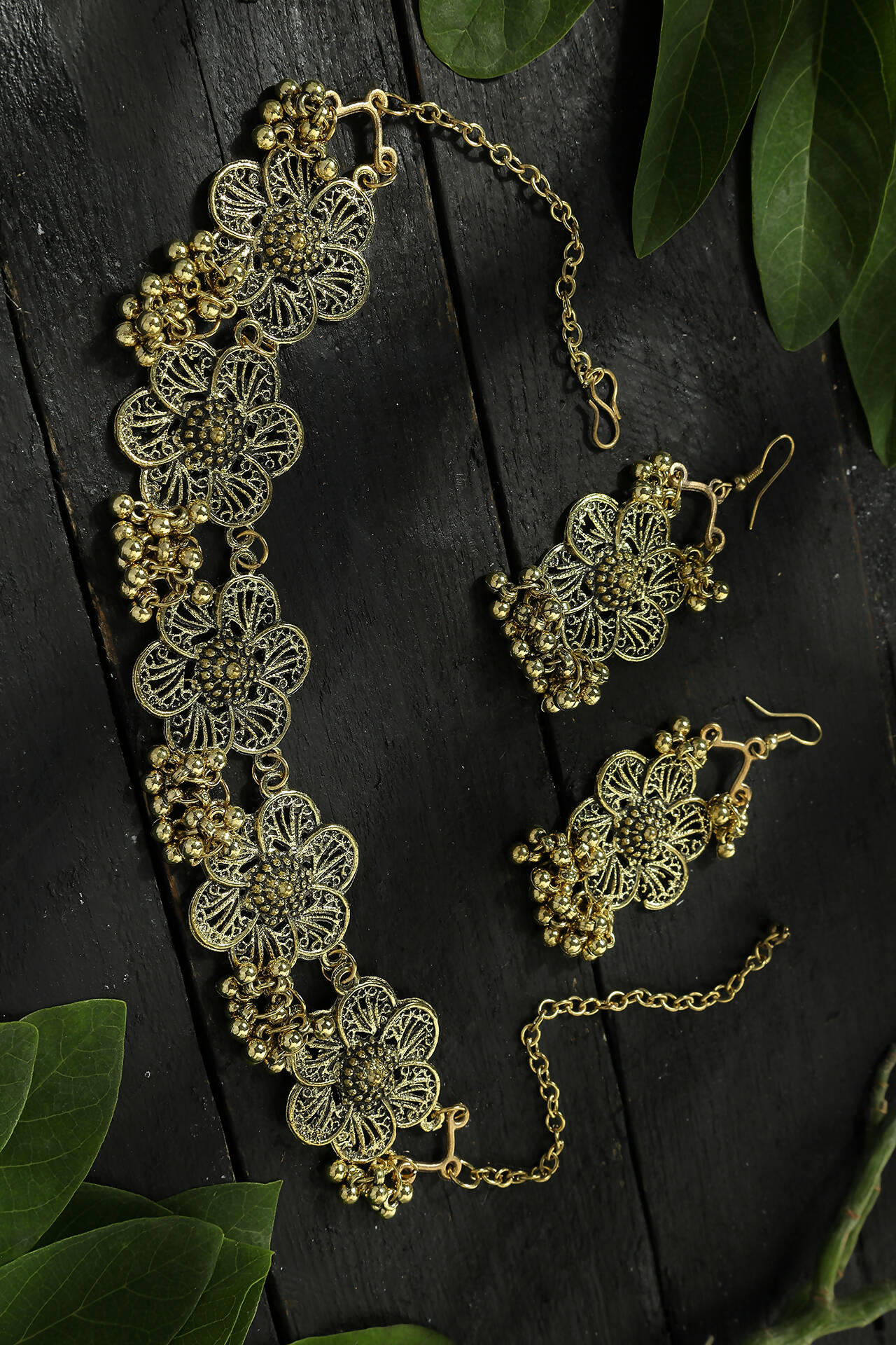 Mominos Fashion Johar Kamal Golden-Plated Brass Finish Floral Desgin Choker For Women