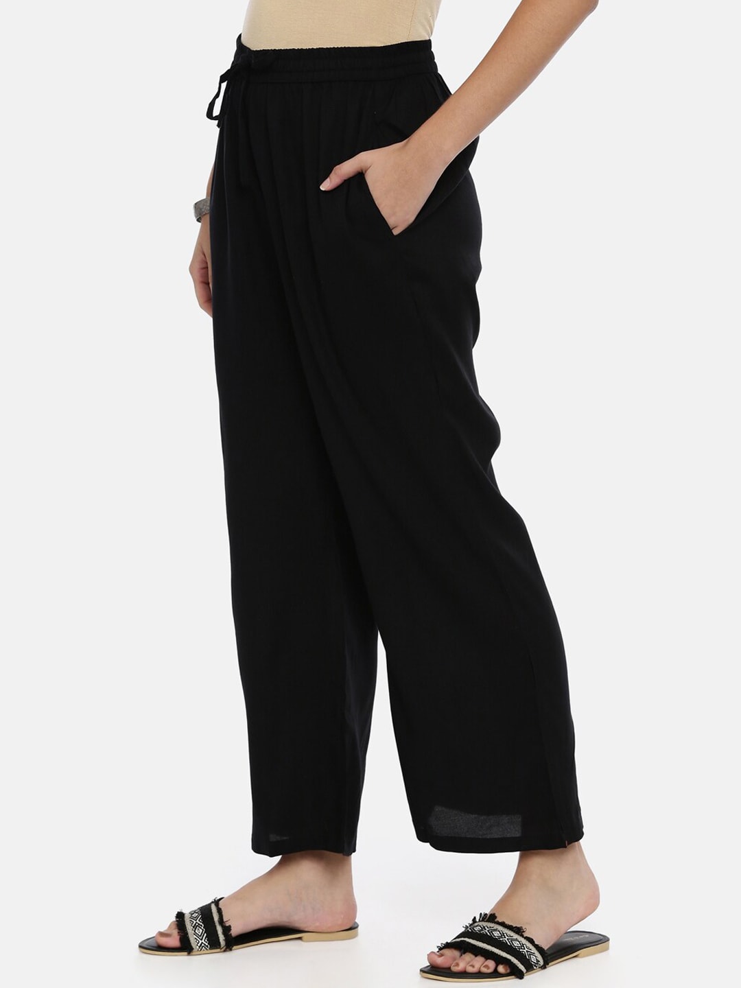 Souchii Black Solid Flared Palazzos