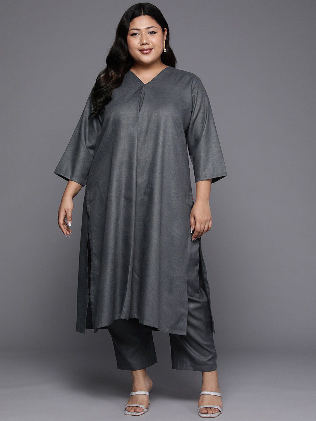 Sztori Long Sleeves V-Neck Cotton Regular Kurta with Trousers