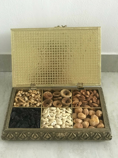 SK Mithaii | Assorted Authentic Indian Doli Design Dry Fruit Box | Almonds | Cashews |Walnuts |Apricots | 6 Partition