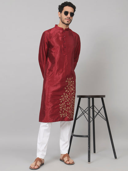 Classic Silk Kurta With Leaves Embroidery by Hilo Design
