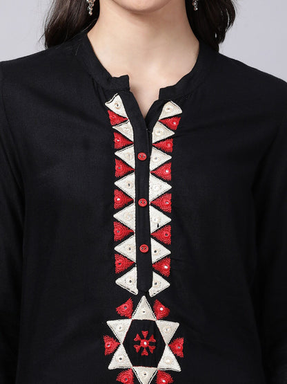 Souchii Women Black Geometric Embroidered Grandeur & Majestic Artwork Kurta