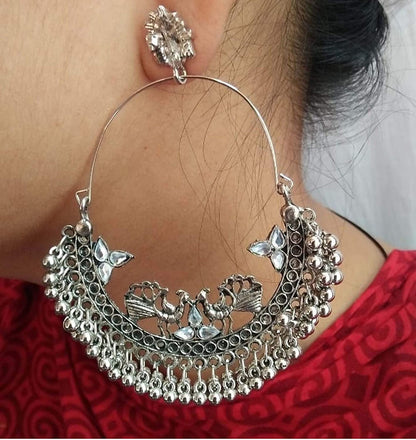 Silver-Plated Alloy Silver Hoop Earrings - The Pari