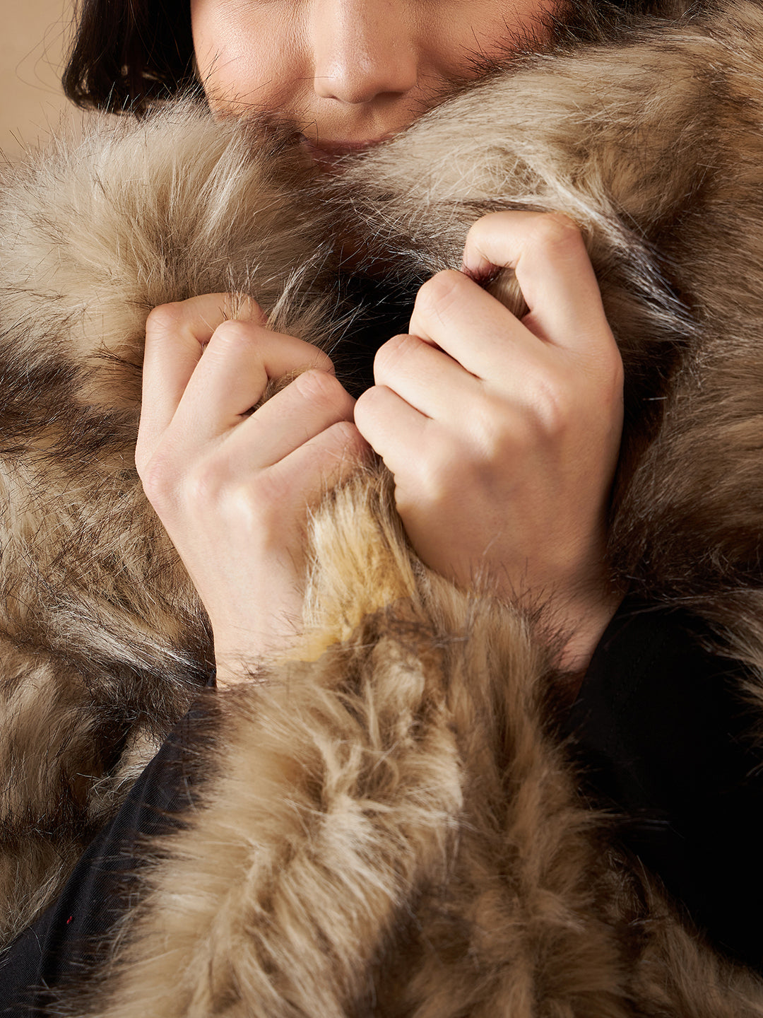 InWeave Women's Winter Beige Faux Fur Cape
