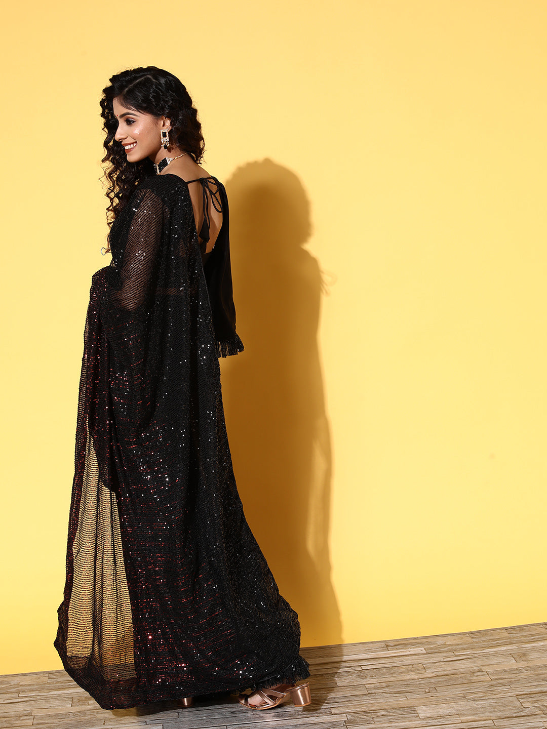 Tikhi Imli Woman Embellished Sequinned Satin Saree