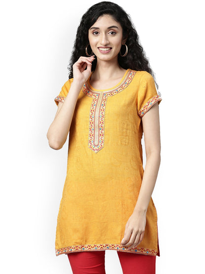 Souchii Yellow Embroidered Kurta