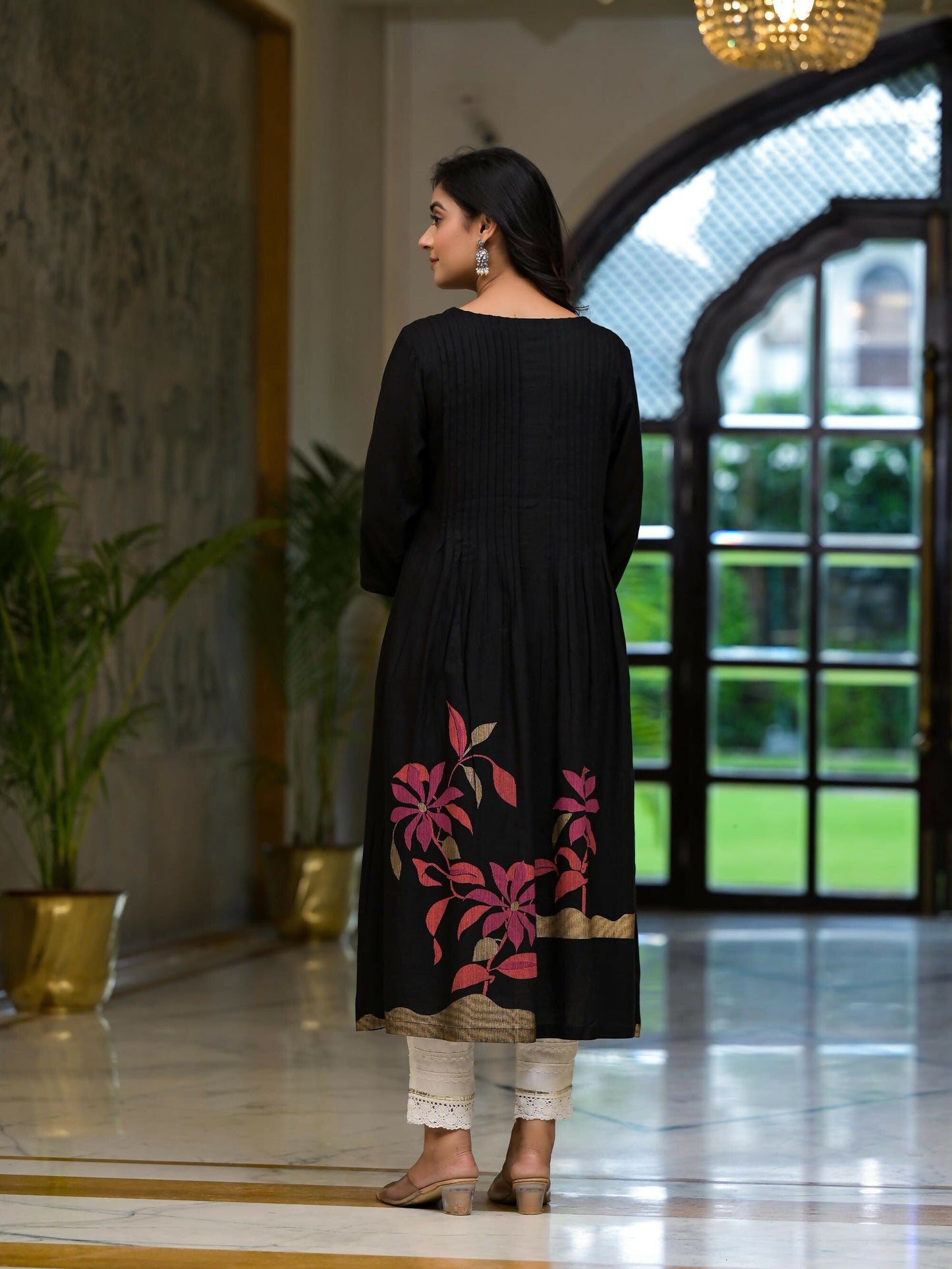 Juniper Women's Black Floral Printed Rayon Kurta With Button Closure