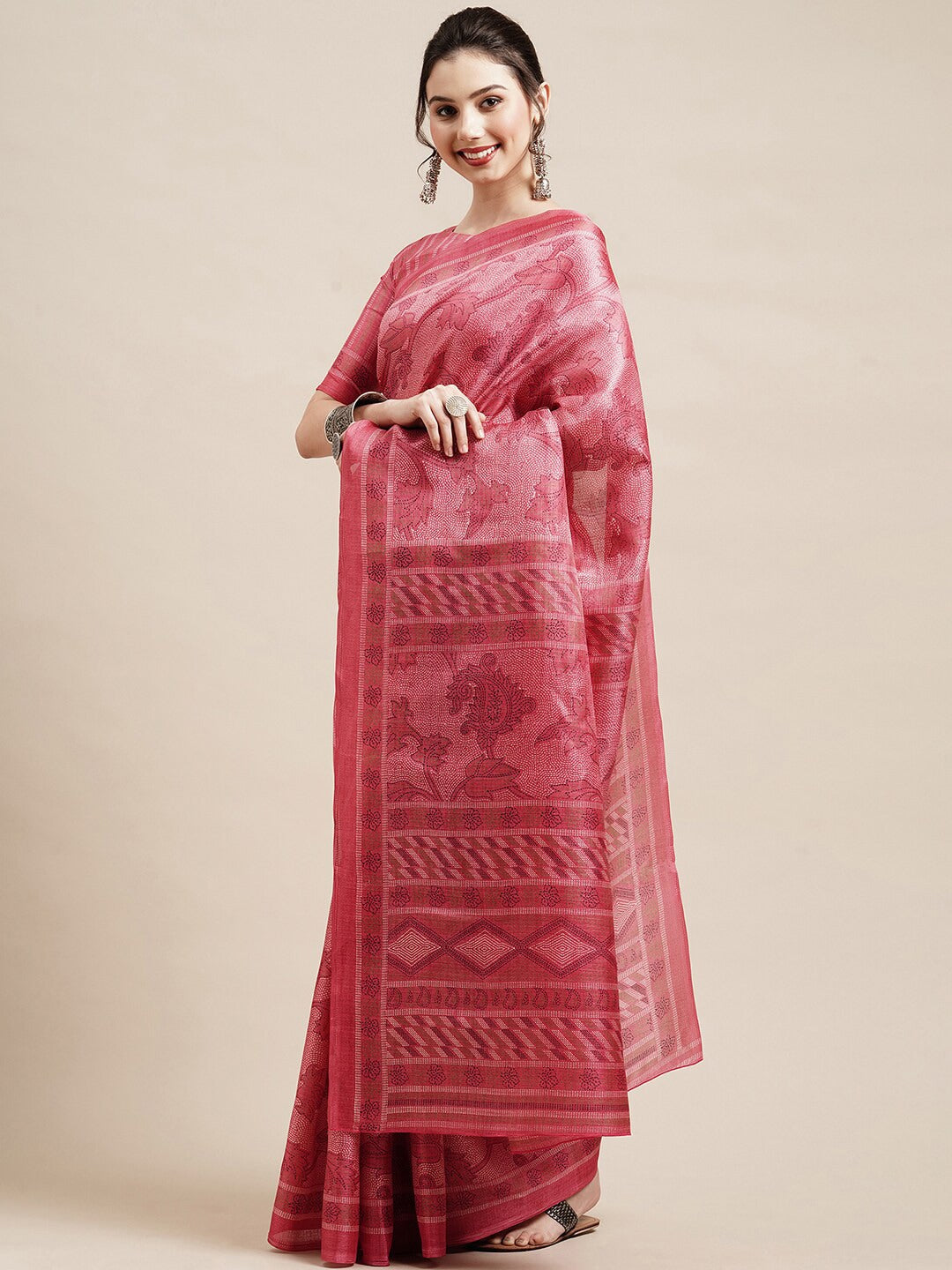 Saree Mall Peach-Coloured & White Floral Art Silk Sarees