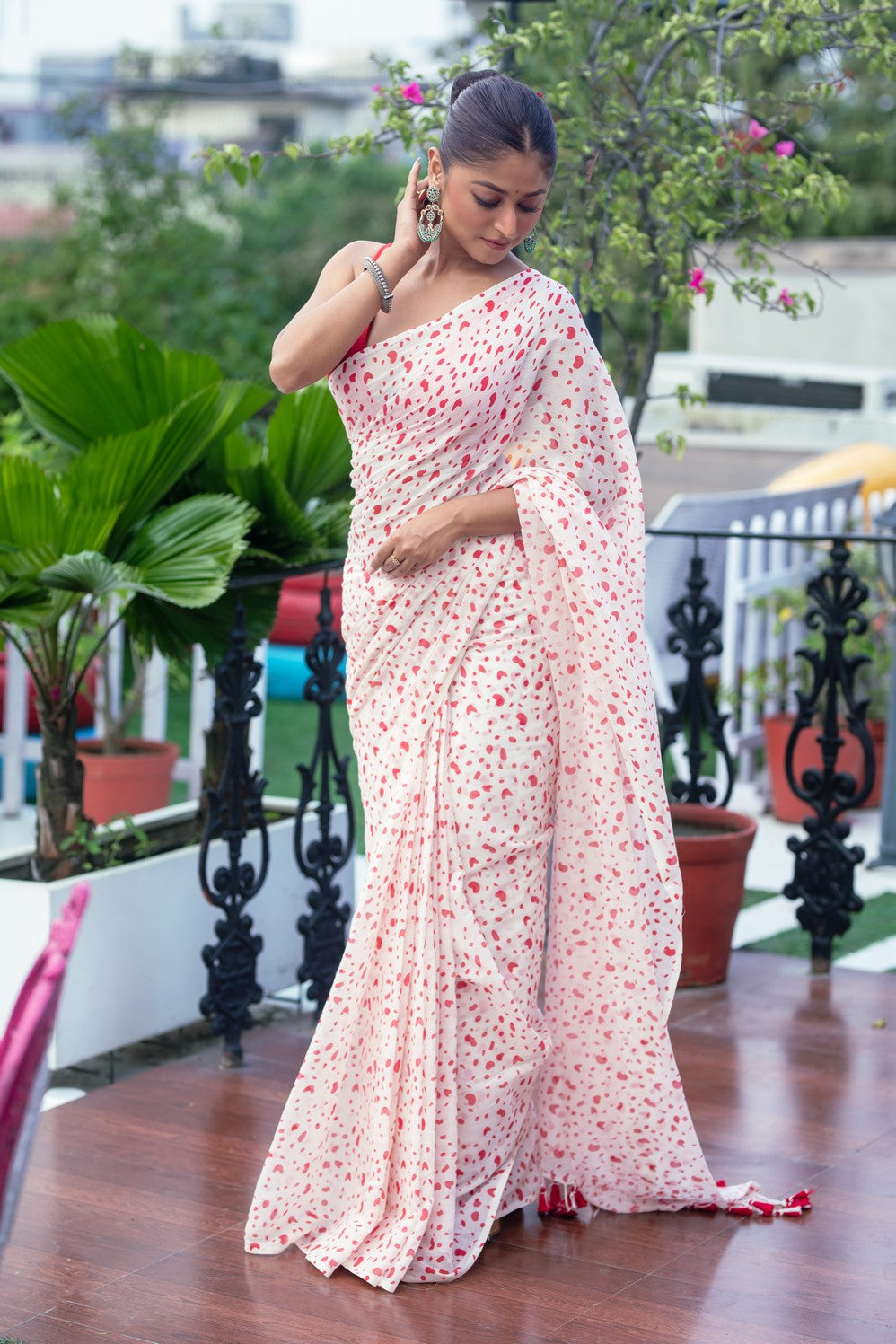 Very Much Indian Mastaani - Pure Mul Cotton Handloom Saree with Beautiful Heart Prints - Red
