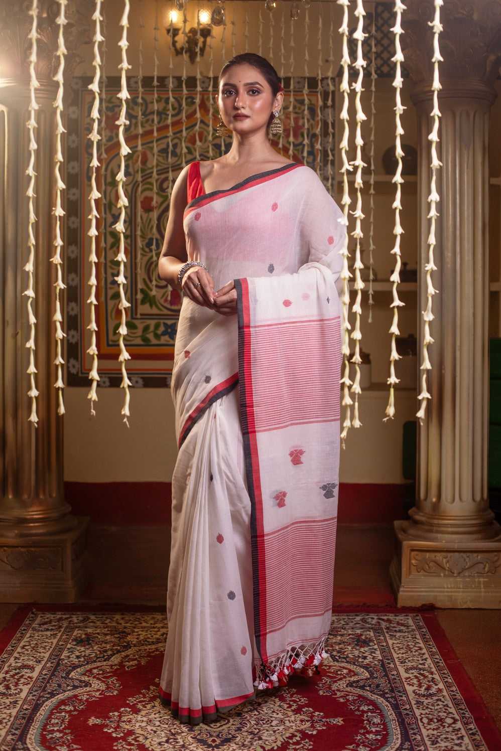 Very Much Indian Mastaani - Pure Mul Jamdhani Cotton Handloom Saree with Beautiful Heart Weaves - Red