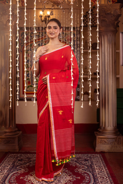 Very Much Indian Mastaani - Pure Mul Jamdhani Cotton Handloom Saree with Beautiful Diamond Weaves - Red