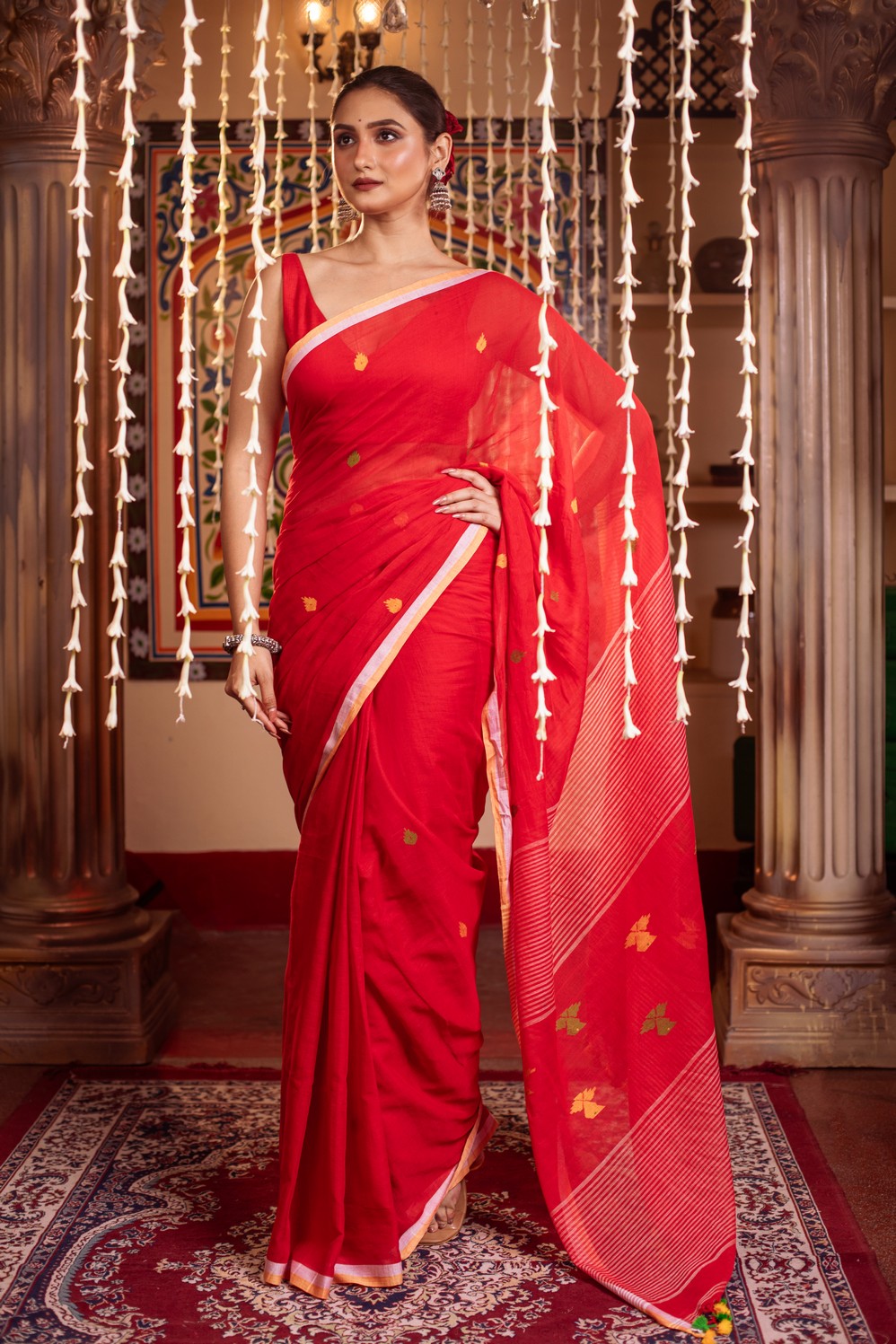 Very Much Indian Mastaani - Pure Mul Jamdhani Cotton Handloom Saree with Beautiful Diamond Weaves - Red