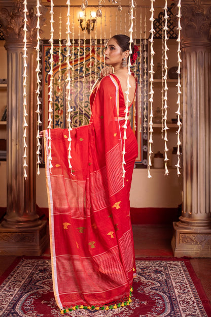 Very Much Indian Mastaani - Pure Mul Jamdhani Cotton Handloom Saree with Beautiful Diamond Weaves - Red