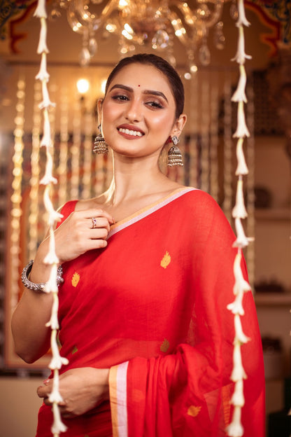 Very Much Indian Mastaani - Pure Mul Jamdhani Cotton Handloom Saree with Beautiful Diamond Weaves - Red