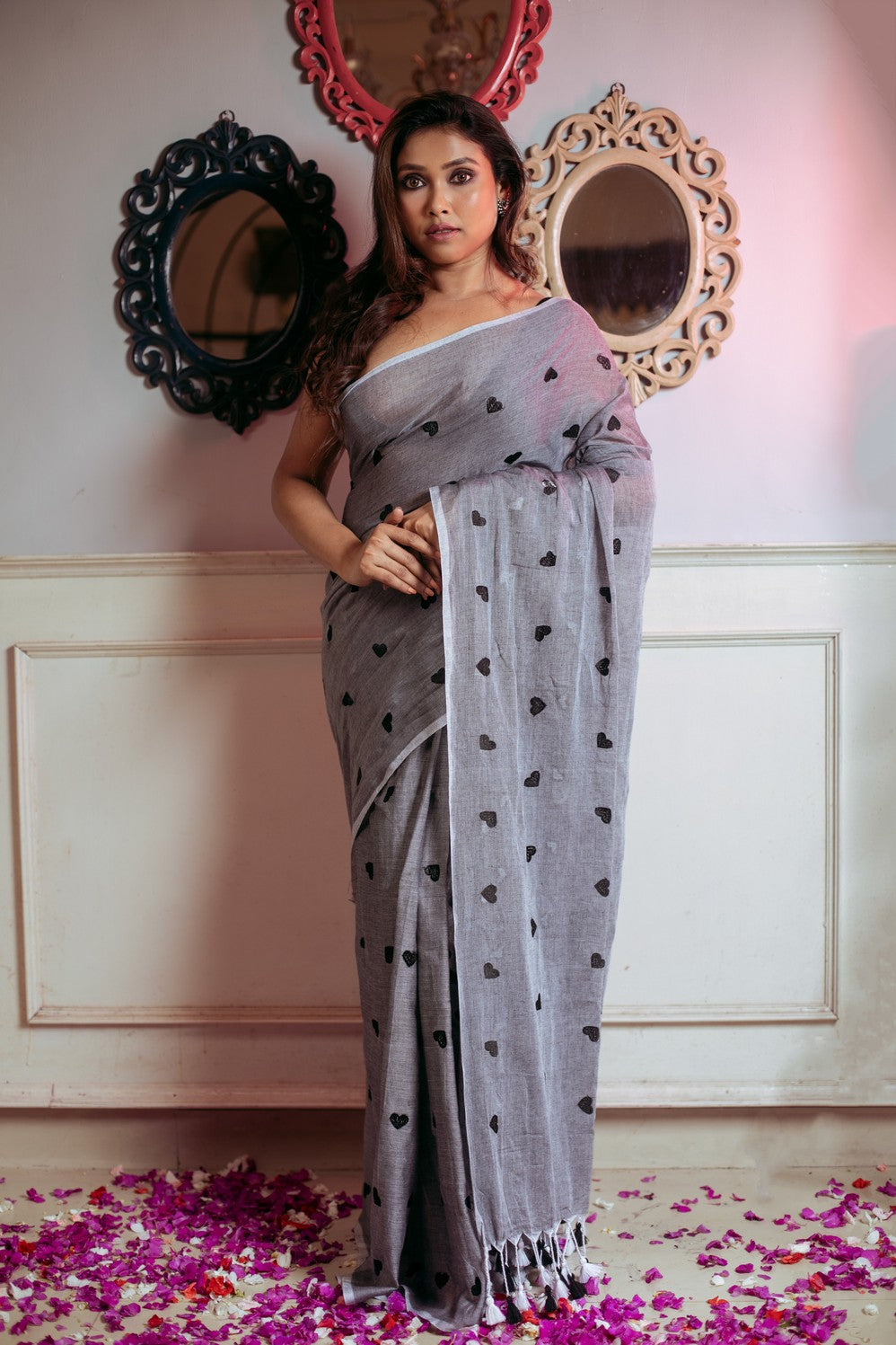 Very Much Indian Mastaani - Pure Mul Jamdhani Cotton Handloom Saree with Beautiful Heart Weaves - Grey