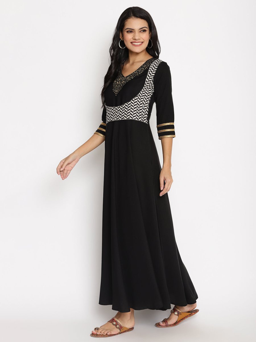 Ahalyaa Womens Black Colored Digital Print Plain Zari Kurta Set