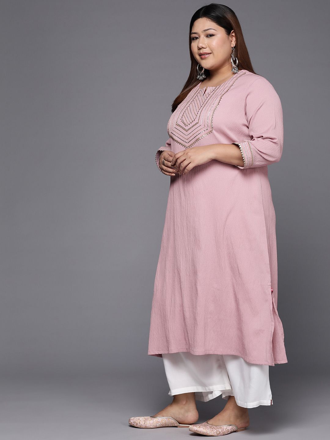 Sztori Embellished Gotta Patti Detail Crepe Kurta