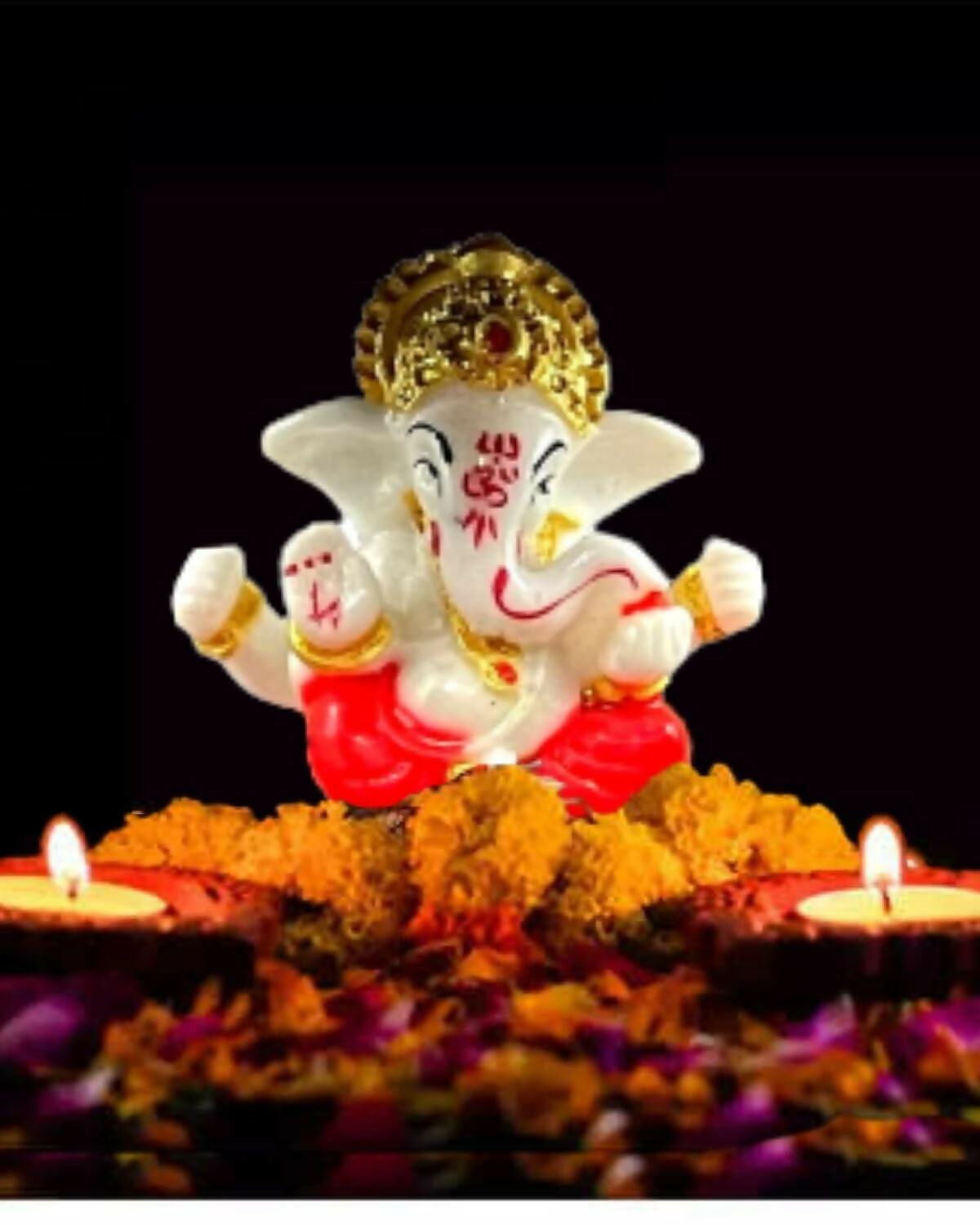 Expleasia, Exuberant & Luxury Decor Ganesha Idol With Wooden Temple