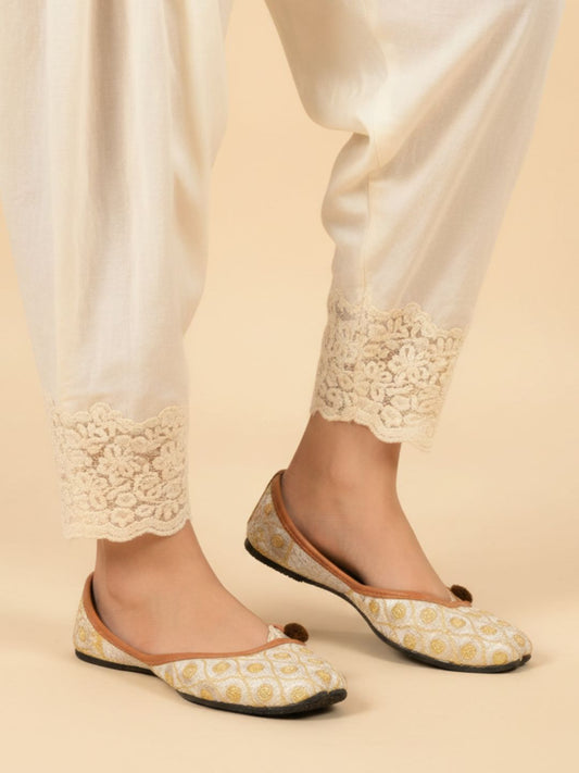 Desi Colour Women Indian Ethnic Footwear-Gold Side Flip-1