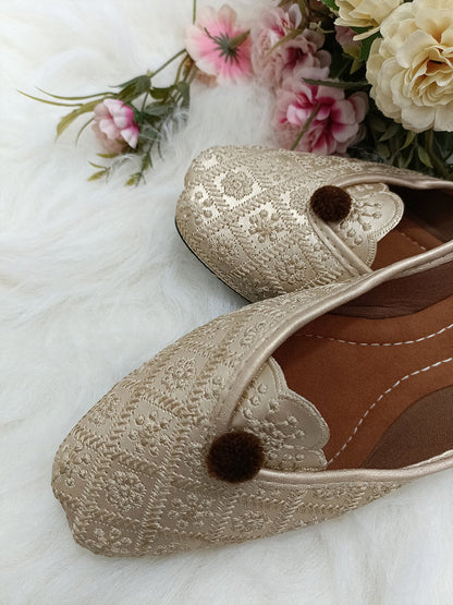 Desi Colour Women Indian Ethnic Footwear-Gold Front Flip