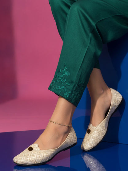 Desi Colour Women Indian Ethnic Footwear-Gold Front Flip