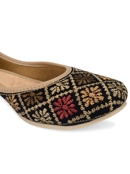Desi Colour Women Indian Ethnic Footwear-Black Thread Work 2