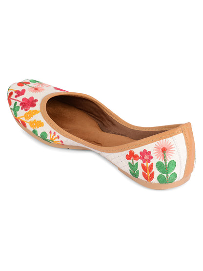 Desi Colour Women Indian Ethnic Footwear-Embellished White Forest Mojari