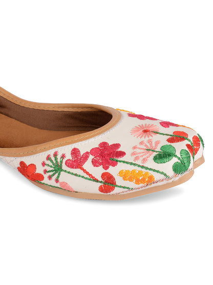 Desi Colour Women Indian Ethnic Footwear-Embellished White Forest Mojari